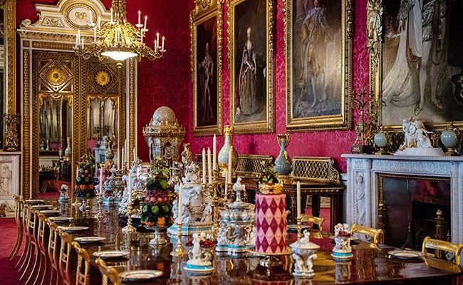buckingham palace state dining room