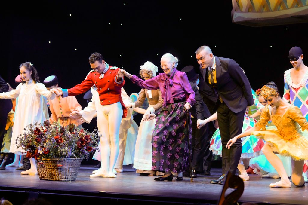 Queen Margrethe curtsied five times during the standing ovation

 

 