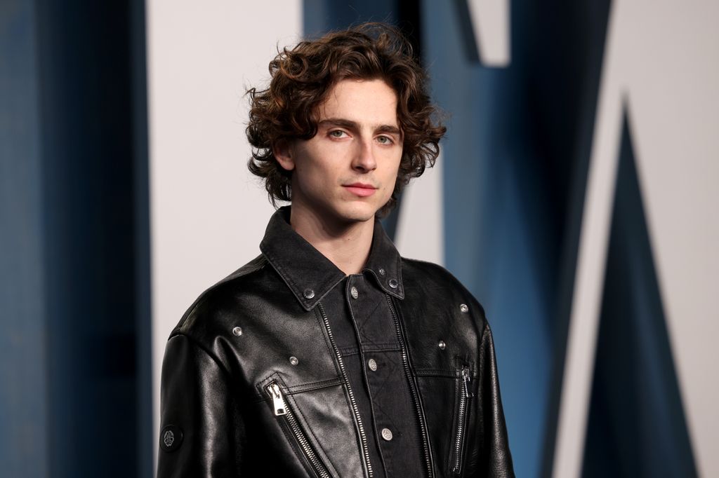  Timothee Chalamet attends the 2022 Vanity Fair Oscar Party wearing a leather jacket