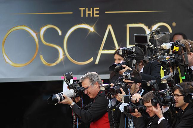 Photography press pen at Oscars red carpet