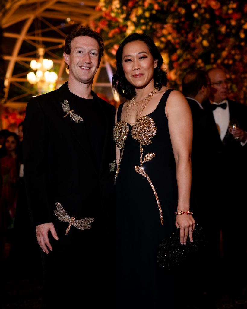 Mark Zuckerberg photographed with his wife Priscilla