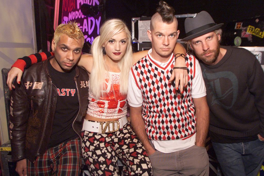 No Doubt -- Tony Kanal, Gwen Stefani, Adrian Young and Tom Dumont -- backstage in 2001