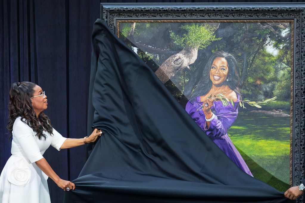 Oprah Winfrey unveils her portrait 