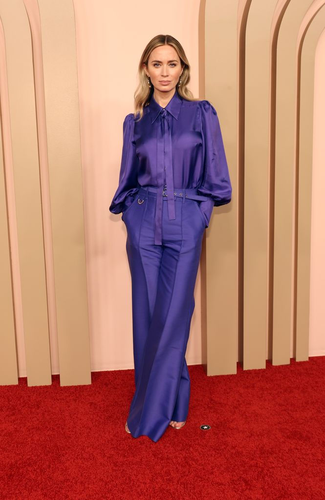 Emily Blunt participa do 96º almoço dos indicados ao Oscar no The Beverly Hilton em 12 de fevereiro de 2024 em Beverly Hills, Califórnia