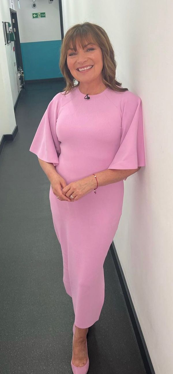 lorraine kelly pink dress 