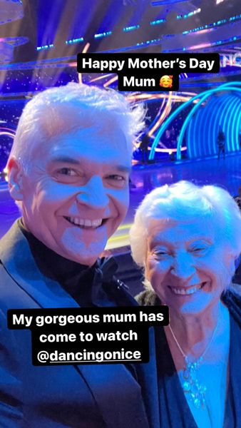 phillip schofield with mum dancing on ice finale
