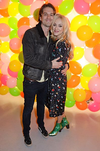 fearne cotton and husband jesse wood hugging
