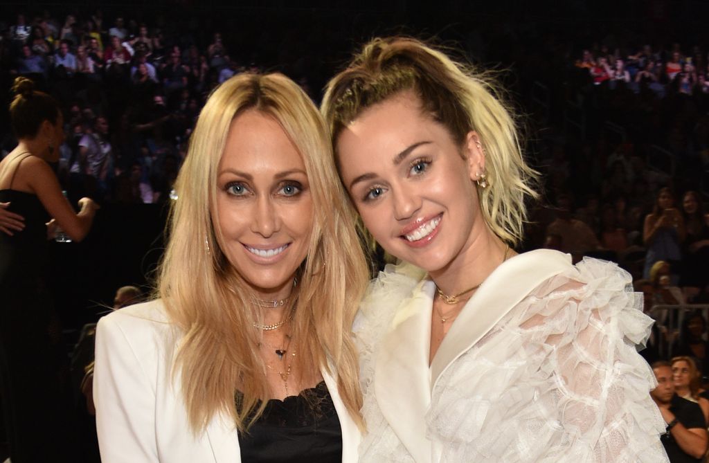 LAS VEGAS, NV - MAY 21:  Tish Cyrus (L) and recording artist Miley Cyrus attend the 2017 Billboard Music Awards at T-Mobile Arena on May 21, 2017 in Las Vegas, Nevada.  (Photo by Kevin Mazur/BBMA2017/Getty Images for dcp)