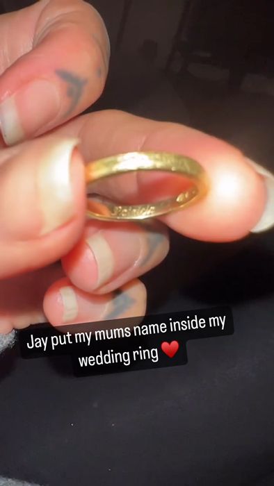 lisa wedding ring engraved