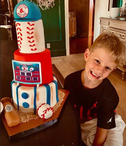 Jessica Simpson's son Ace's epic baseball birthday cake is a feast for the  eyes