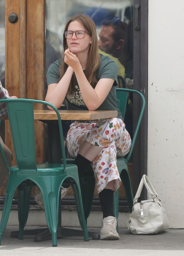 Esconderá los pantalones con calcetines