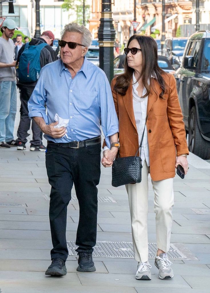 Dustin and Lisa Hoffman held hands as they shopped