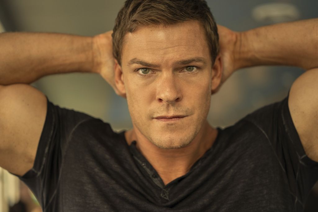 REACHER, Alan Ritchson, 'Welcome To Margrave', (Season 1, ep. 101, aired Feb. 4, 2022). photo: Keri Anderson / ©Amazon / Courtesy Everett Collection