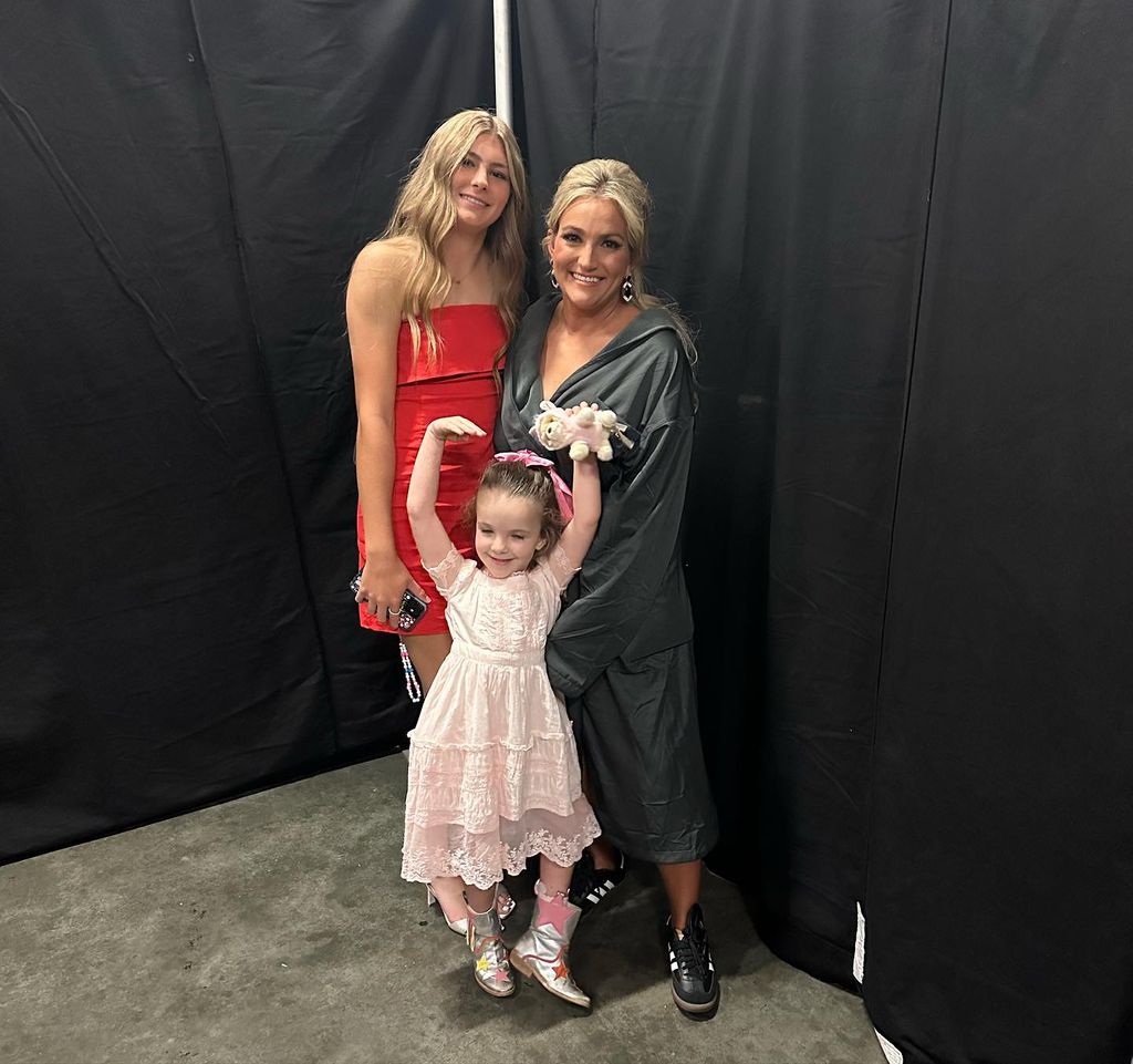 Jamie Lynn Spears joined by her daughters Maddie and Ivey during Dancing with the Stars