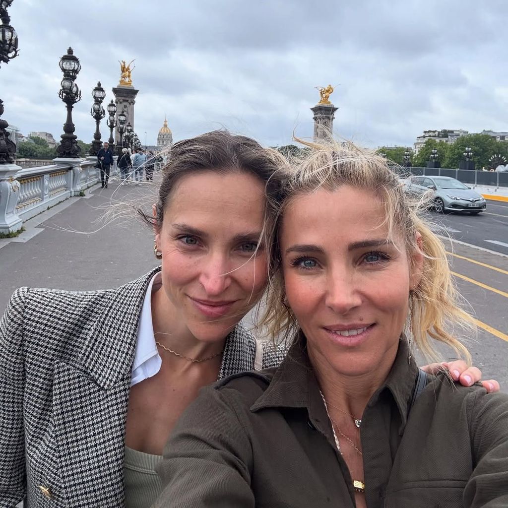 Elsa Pataky and stunning cousin are branded ‘identical twins’ in new selfie