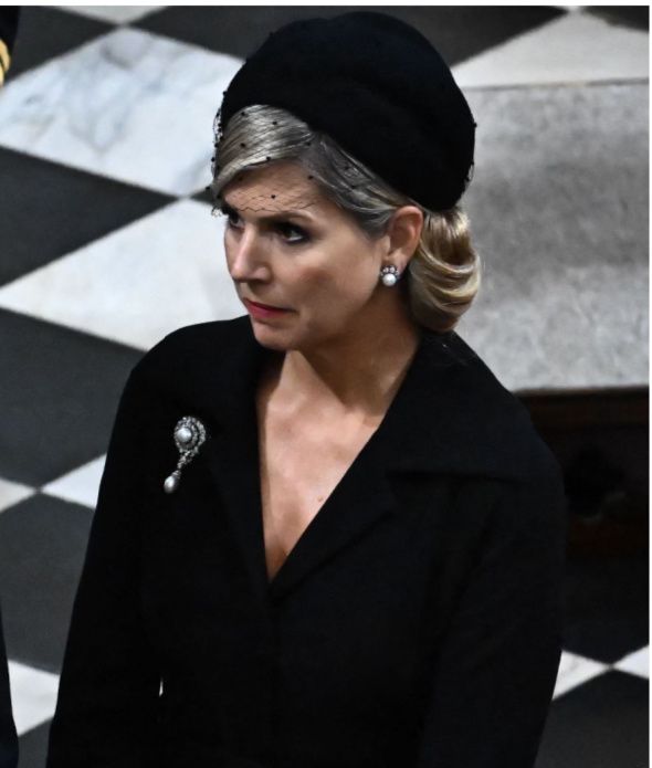 queen maxima netherlands pearl and diamond jewellery