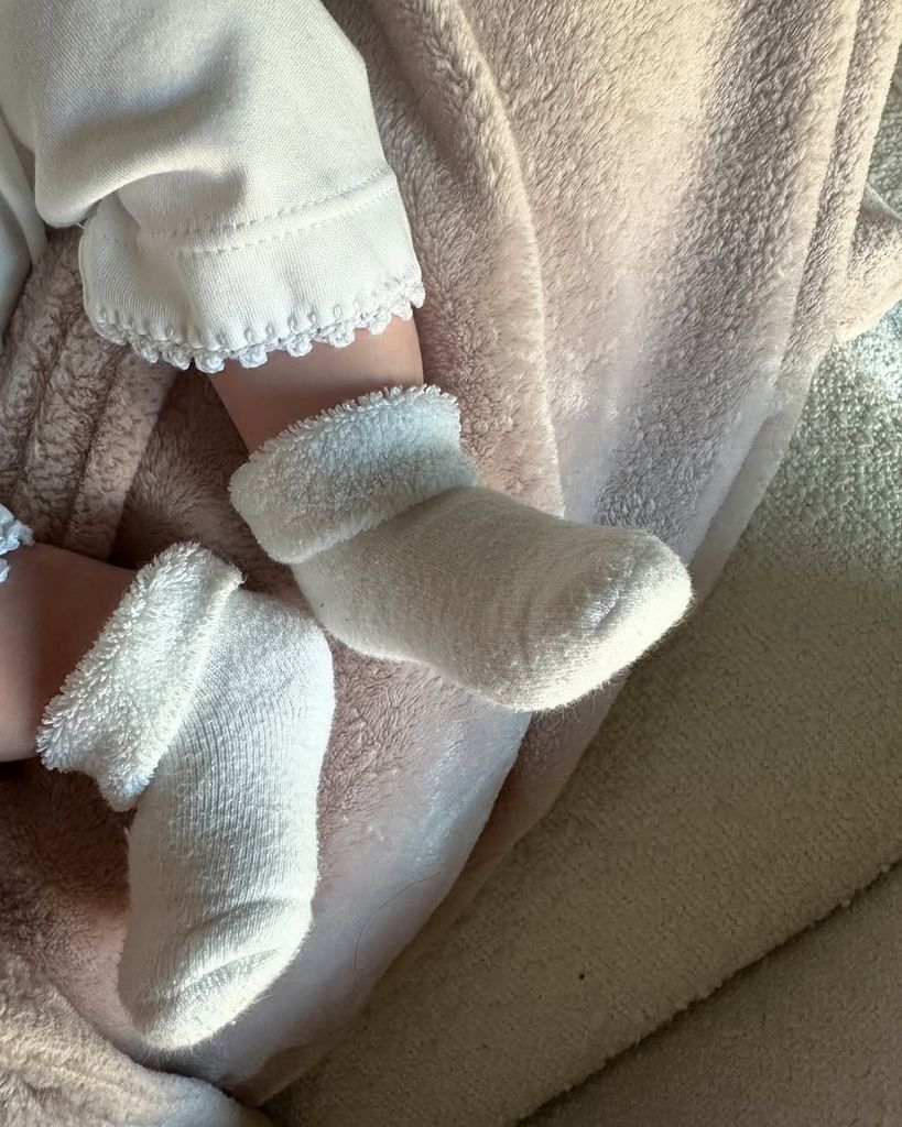 Katherine Schwarzenegger shares picture of newborn son Ford's feet