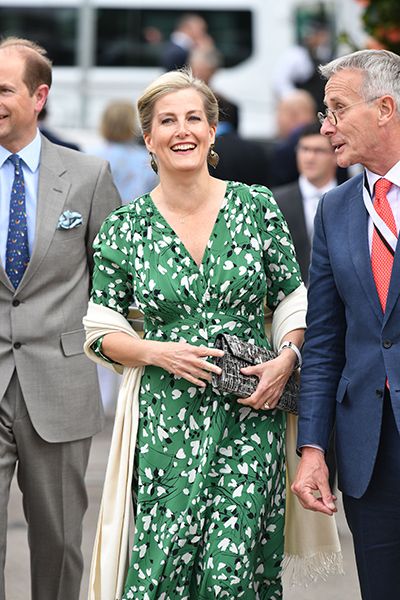 sophie wessex in green dress at chelsea flower show