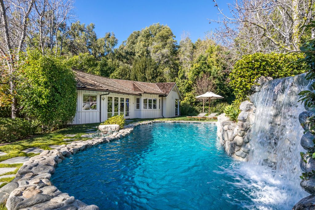 jim carrey's pool