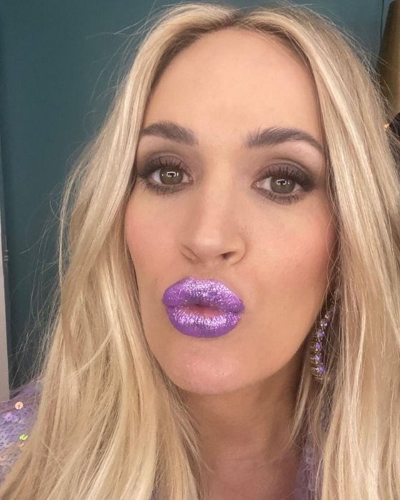carrie purple lipstick