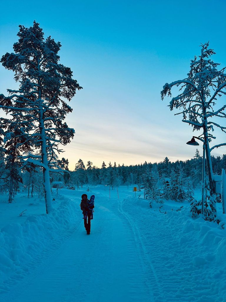 A photo of Helen George and her daughter