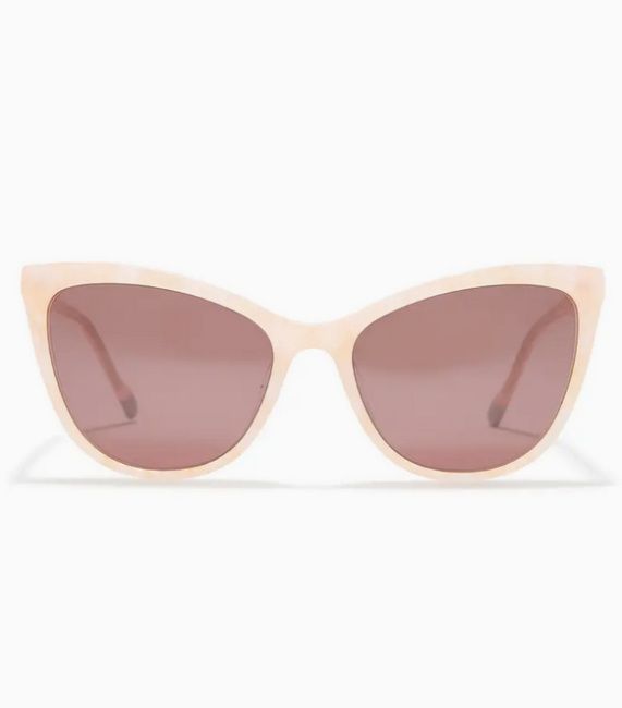 Nordstrom Rack has Meghan Markle's fave sunglasses for $30 | HELLO!