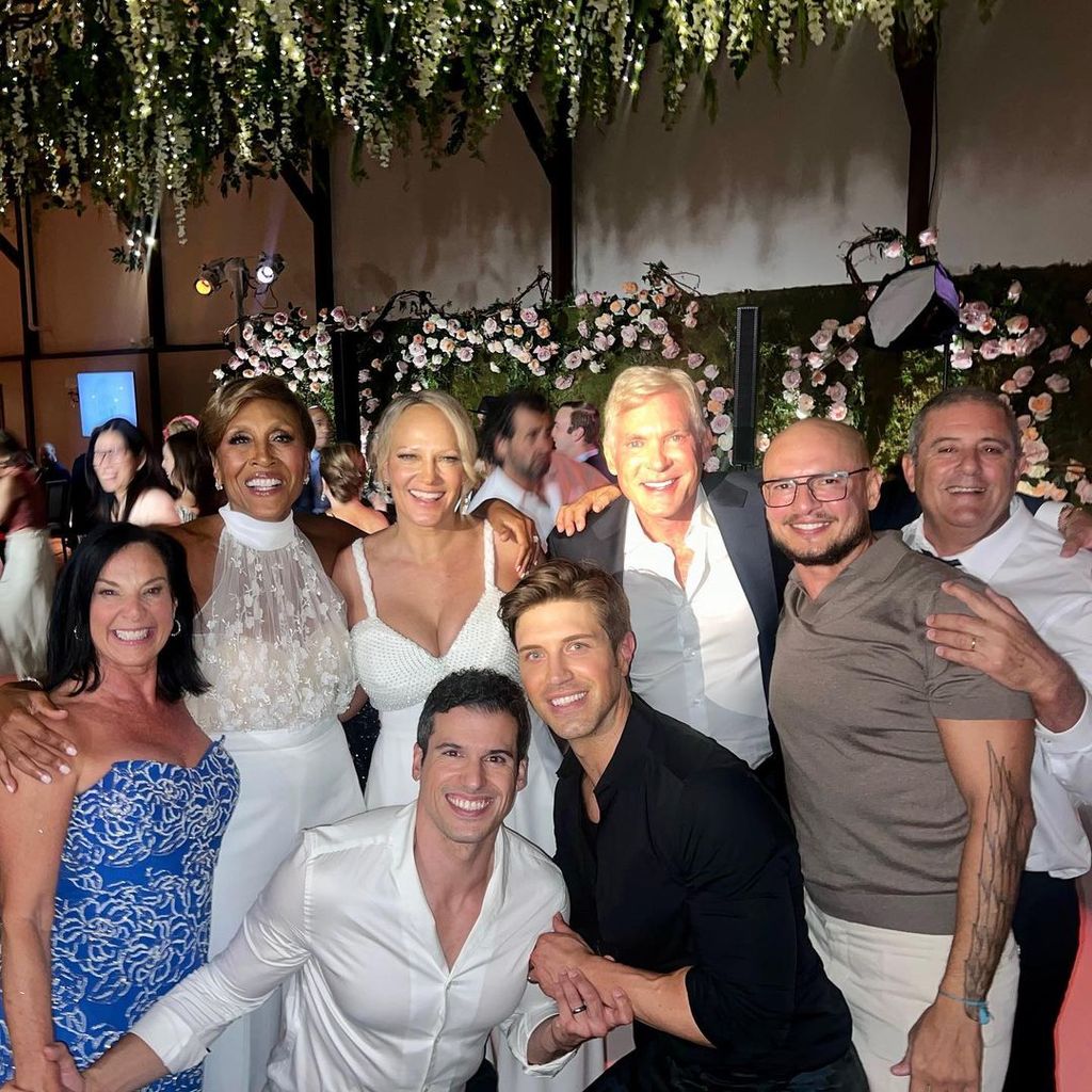 Robin Roberts changed into a gorgeous lace dress for her wedding reception 
