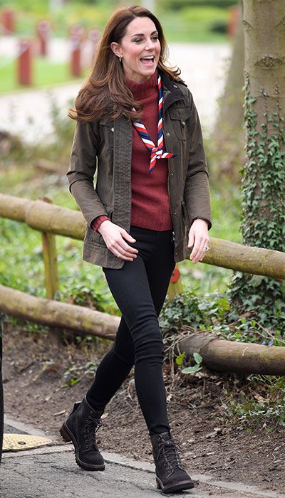 Kate Middleton tried out the hiking boots trend at the Christmas tree ...