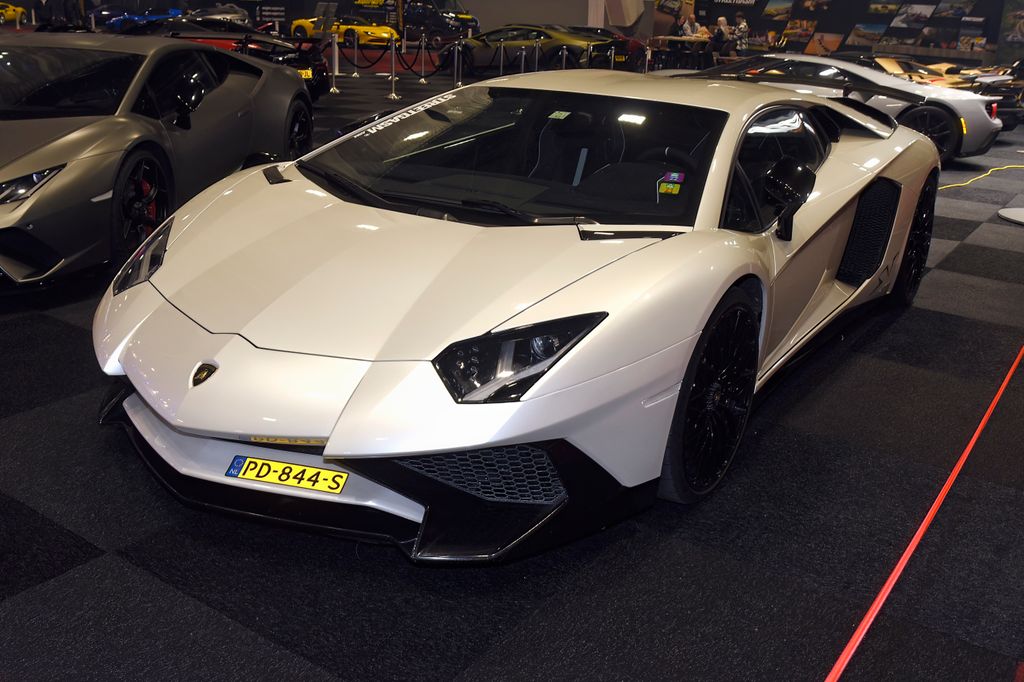 Keith bought Nicole her very own Lamborghini Aventador