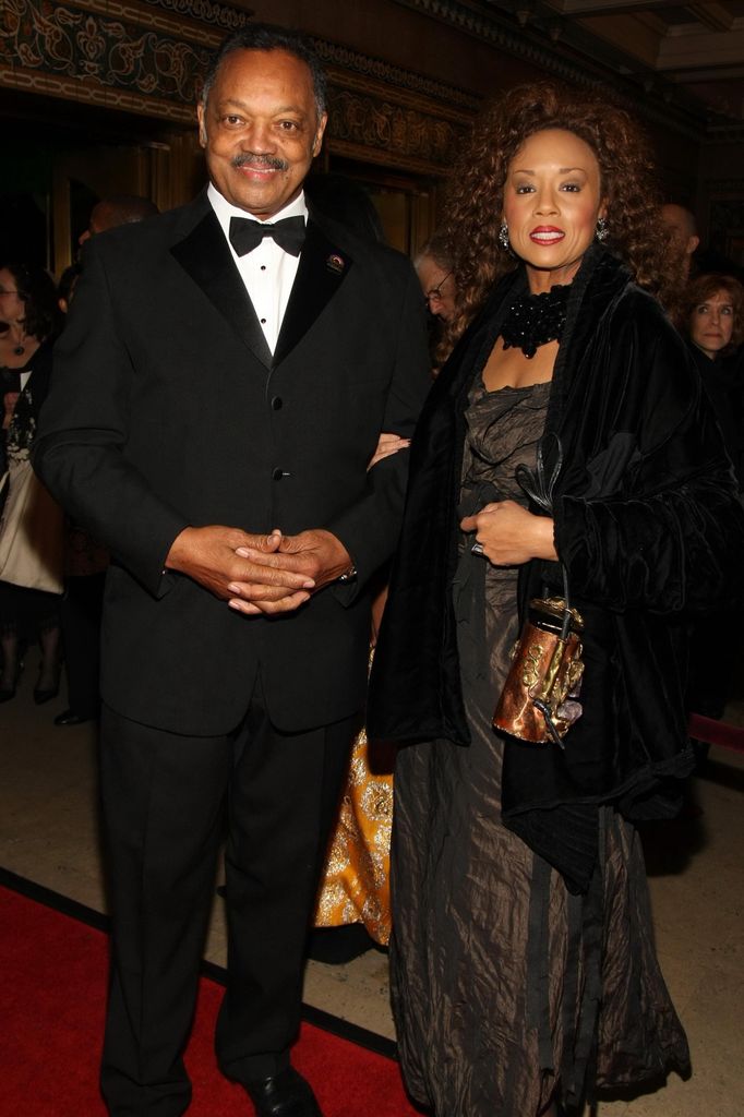 Jesse Jackson en smoking et Jacqueline Lavinia Brown en robe noire
