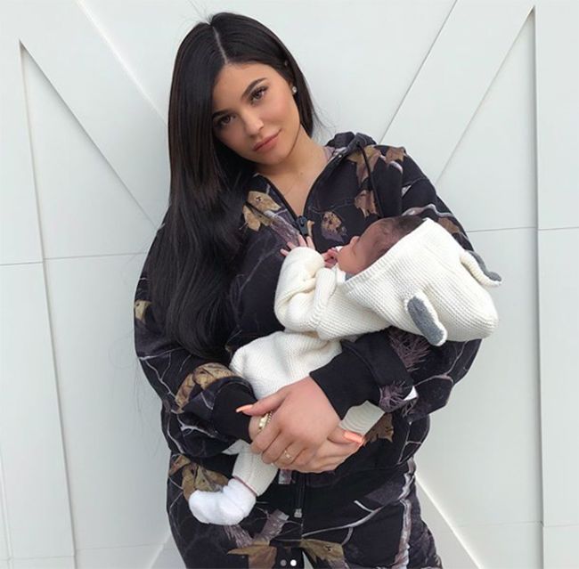 kylie jenner first photo stormi