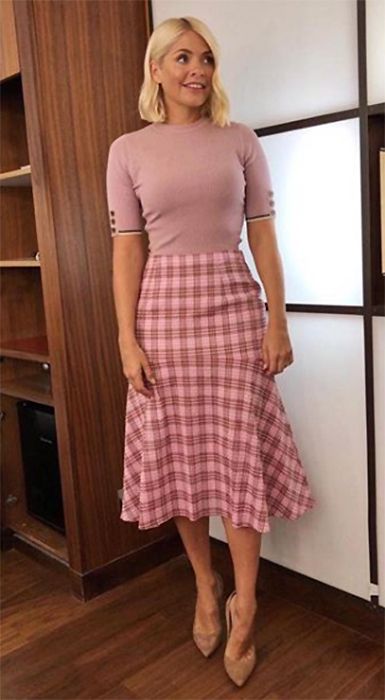 holly wiloughby pink top pink check skirt