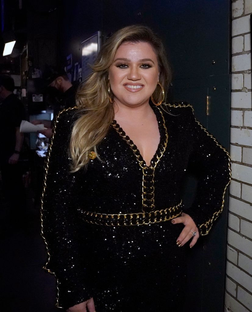 Kelly Clarkson Doesn't Need Spanx After Weight Loss