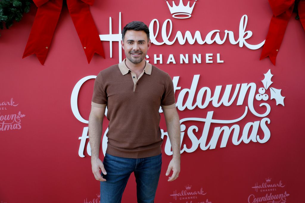 Jonathan Bennett attends Hallmark Channel's "Countdown To Christmas" Takeover on Opry Plaza on October 15, 2025 in Nashville, Tennessee
