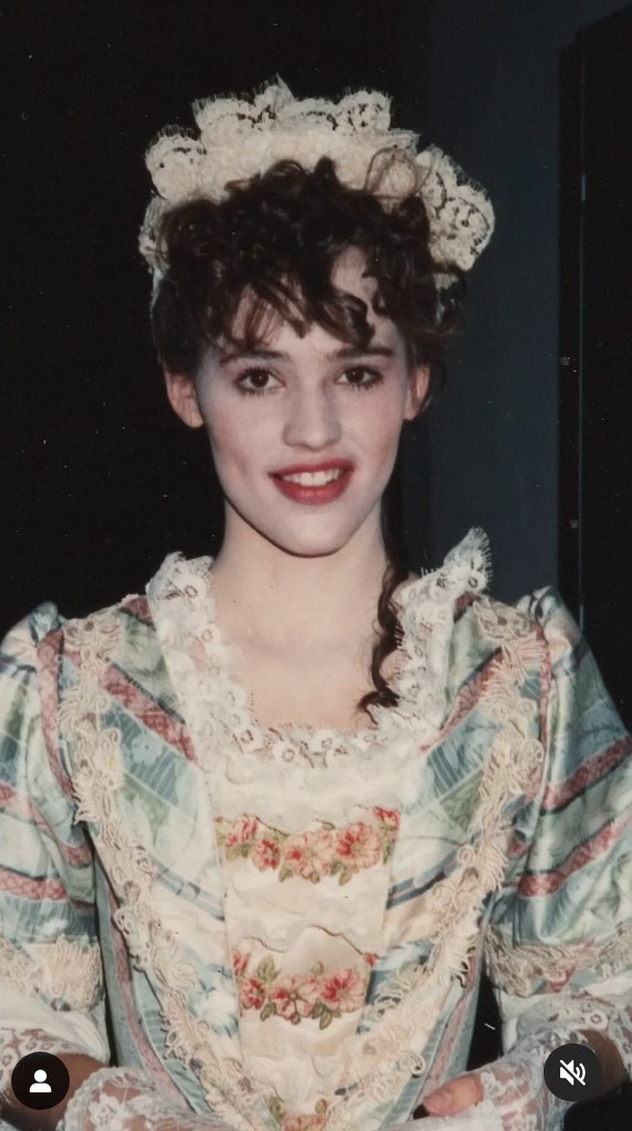 Jennifer Garner's makeup during her teenage years 