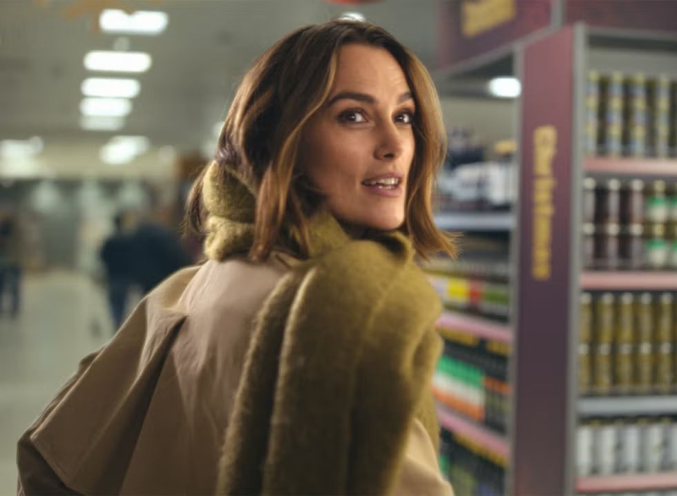 The scarf is giving main star energy