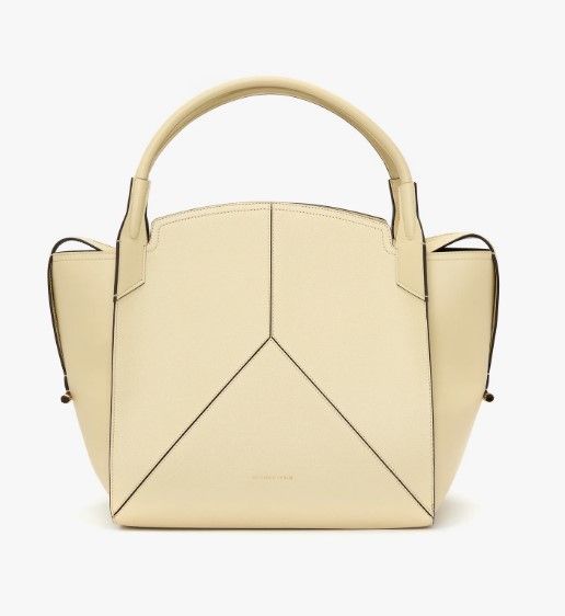 The new 'Victoria Bag' bu Victoria Beckham