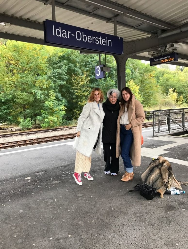 Photo shared by Tallulah Willis of with her sister Scout Willis and Bruce Willis' mother Marlene Willis