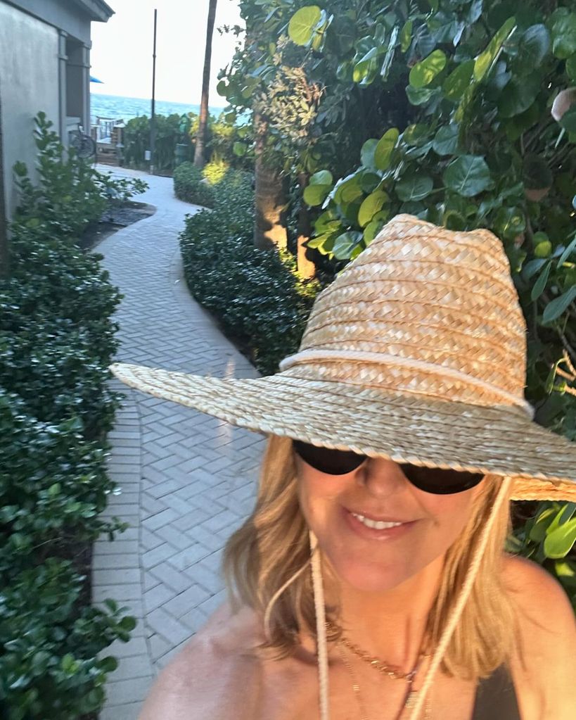 Lara Spencer shares a selfie from vacation