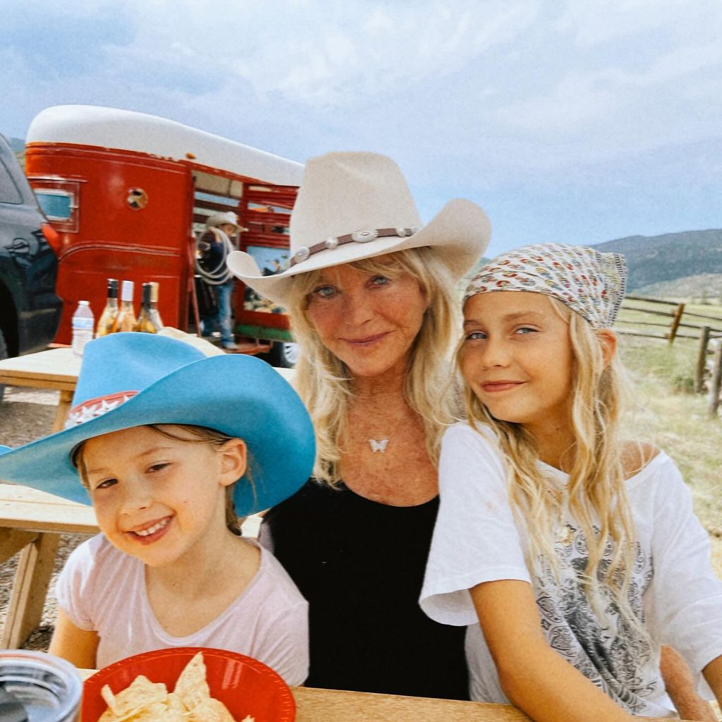 goldie hawn and granddaughters rani rose and rio