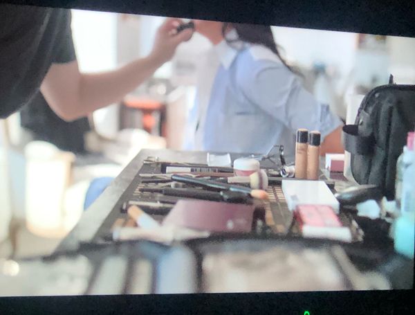 meghan markle getting her makeup done