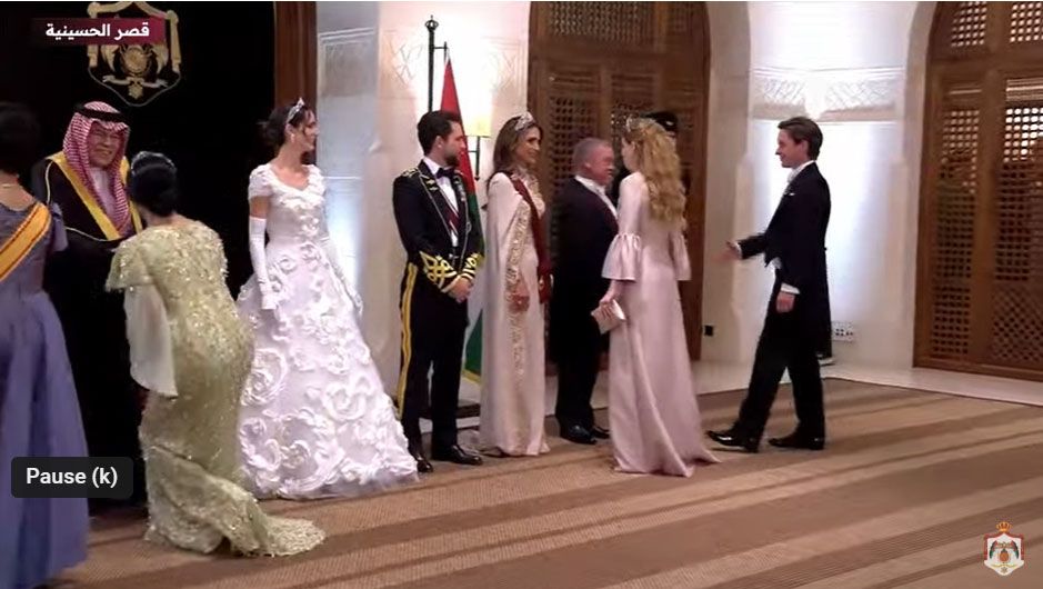 Princess Beatrice and Edoardo greeted the Jordan royal family
