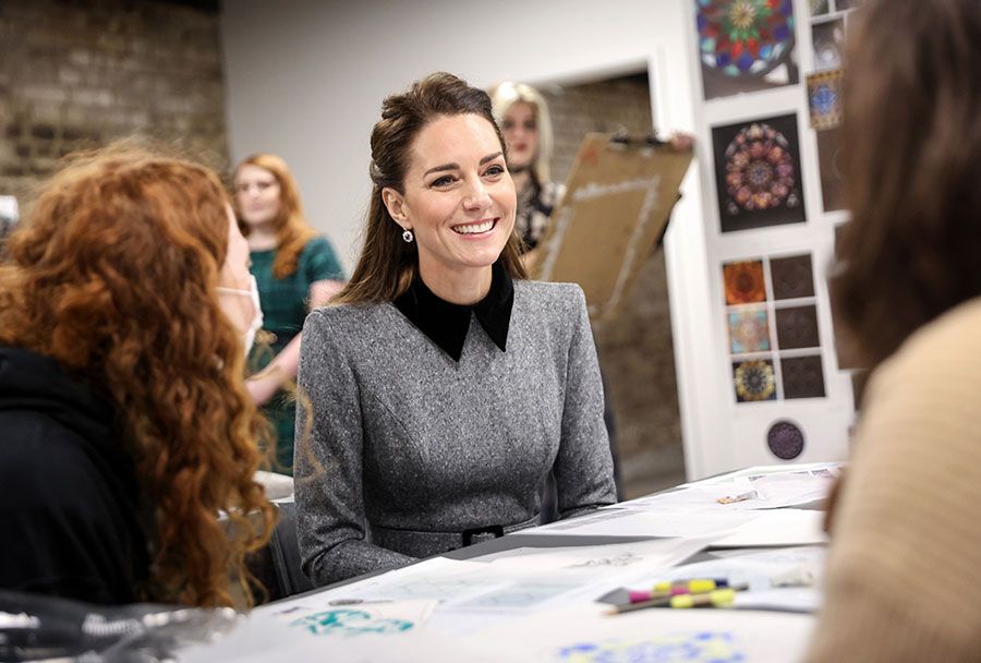kate middleton meets students
