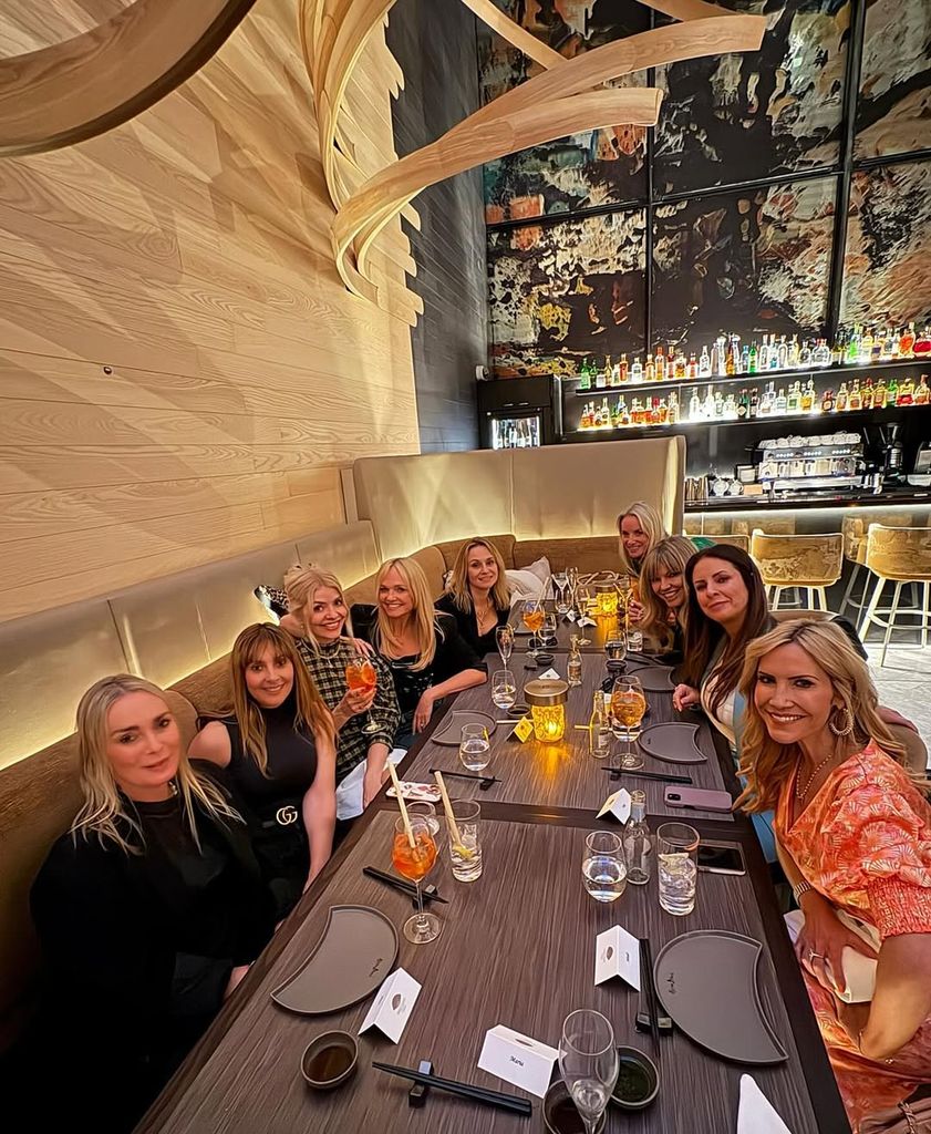 Holly Willoughby dan teman -teman