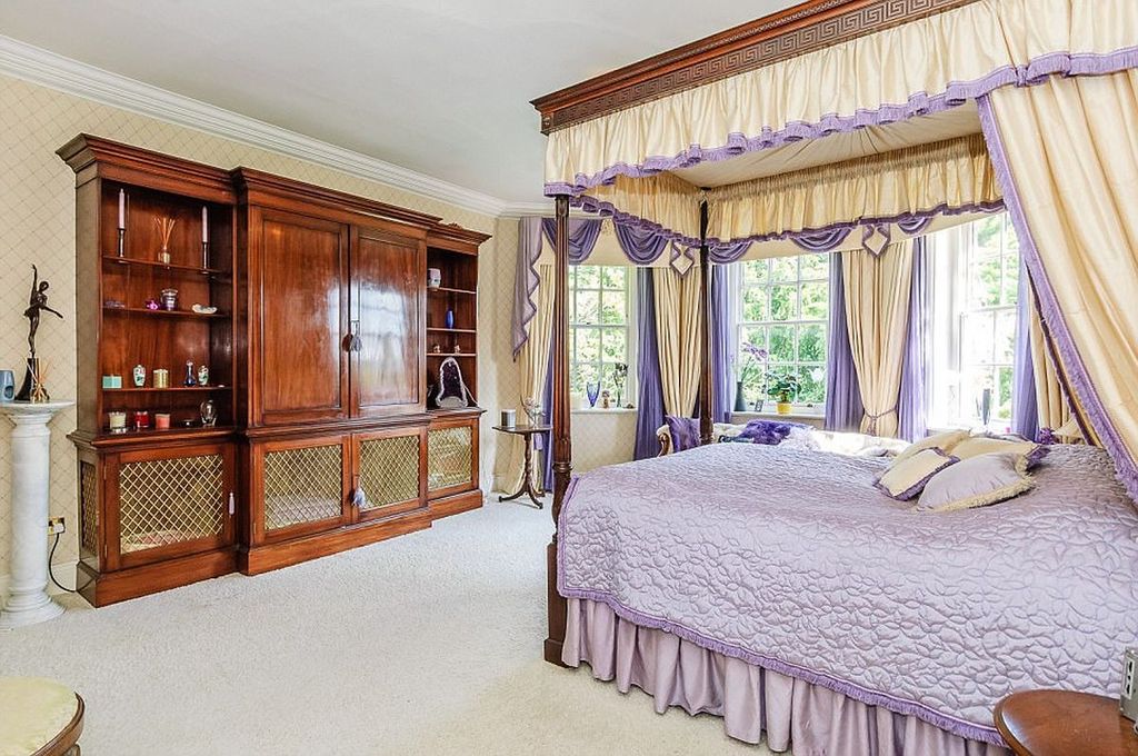 Bedroom in mansion