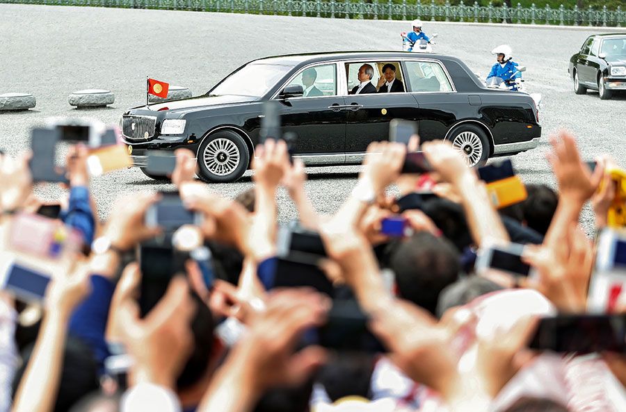 new Emperor Naruhito leaving palace after ceremonies