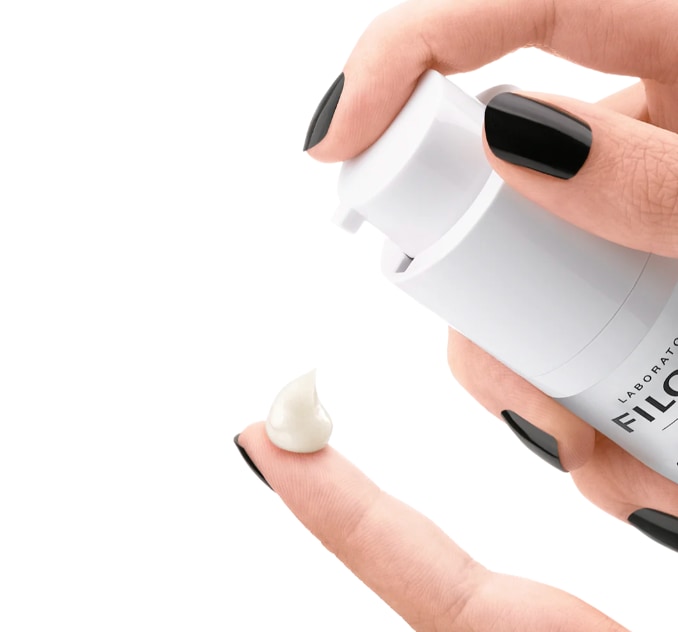 A science-backed solution to dark circles, puffiness, and fine lines.