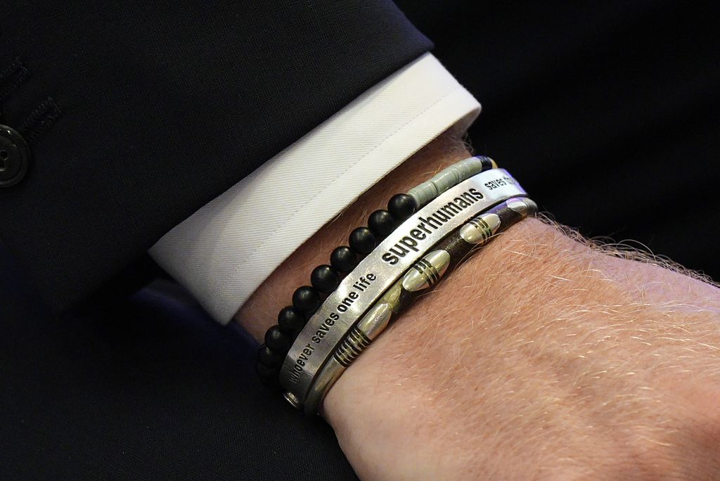 Harry's special bracelet 