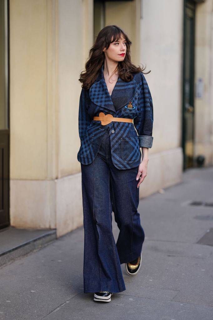 Dark denim style is the most flattering tone to wear
