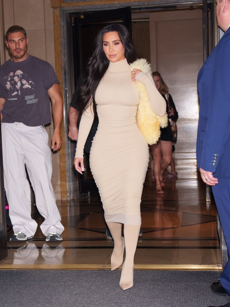  Kim Kardashian departs her hotel en route to Washington DC on August 15, 2024 in New York City. (Photo by Gotham/GC Images)